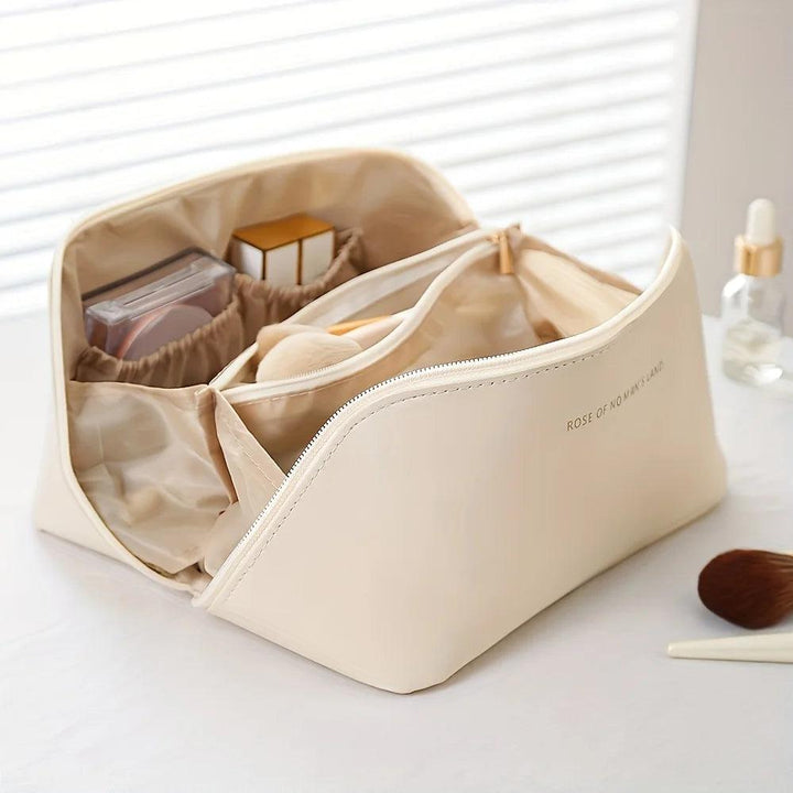 necessaire de viagem feminina varias divisórias e bastante espaço interno